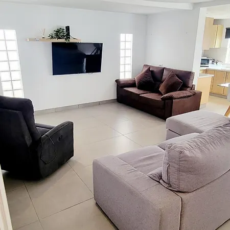 Con Piscina Privada Apartmán