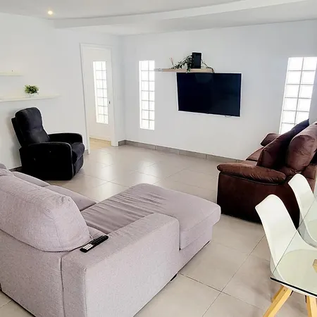 Con Piscina Privada Apartmán