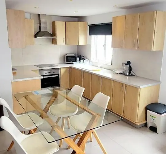 Con Piscina Privada *